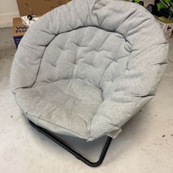 Oversized Folding Saucer Chair - Like New (Clean/Pet-Free)