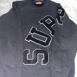 Supreme Logo Sweatshirt
