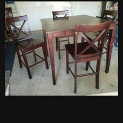 High Table With 4  bar Stools