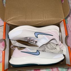 Brand New Nike Star Runner 3 (PSV) Size 13c Little Kids $30firm Fcfs