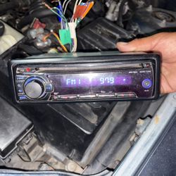 Kenwood Stereo MP3/WMA AUX KDC-148