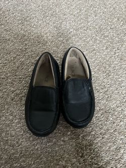 Children’s Place little boy shoes Size 8