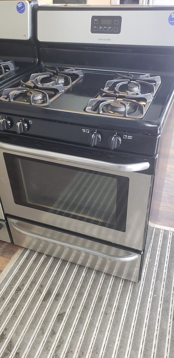 Stainless refrigerator and stove for Sale in Chicago, IL OfferUp