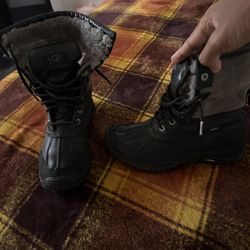 Womans Ugg Boots Size 8