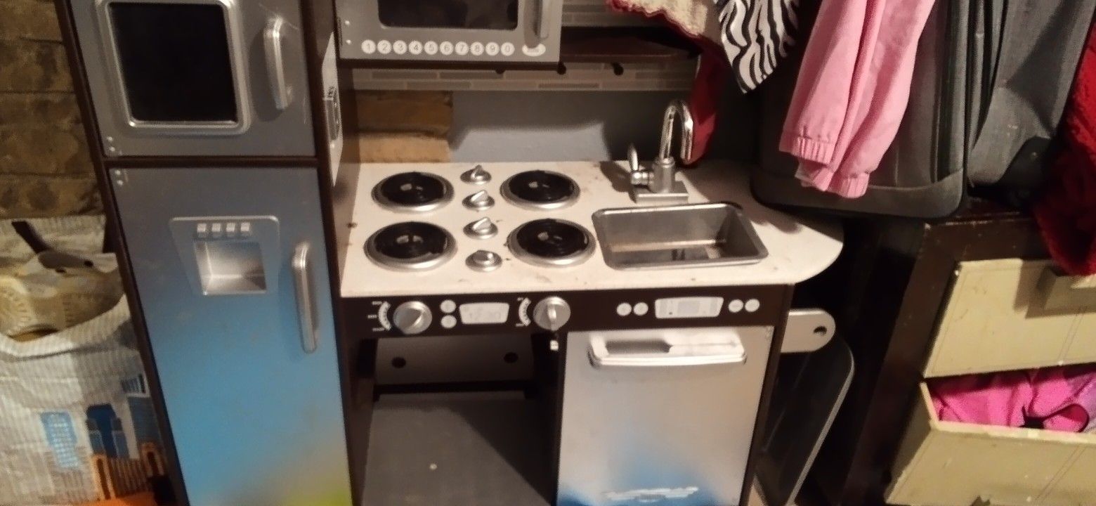 Toy Kitchen