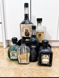 HALLOWEEN PROPS/ POTION JARS