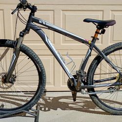 29 Inch Specialized Hardrock Mountain Bike 