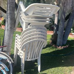 Workout 🏋️‍♀️ Equipment And Plastic Chairs 