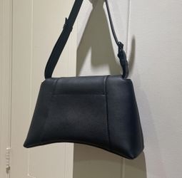 Balenciaga Hourglass Bag Crocodile Bag Woman's Hand Bag for Sale in Los  Angeles, CA - OfferUp