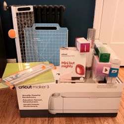 Cricut Maker 3 Bundle W/tools & Materials $285