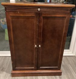 Wooden Wine Bar Cabinet