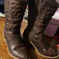 Girl Boots Size 2 Good Conditions Must Pick Up 