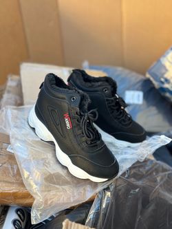 Men shoes size 8 - 8.5