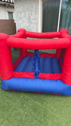 Small Inflatable Bounce House + Air Pump – Great Condition!