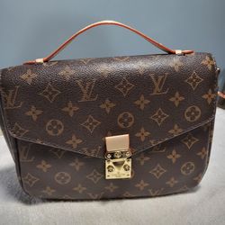 Louis Vuitton  Handbag