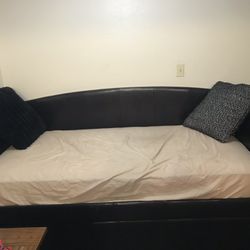 Daybed with Trundle