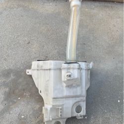 2018 5th gen 4Runner stock windshield washer reservoir tank