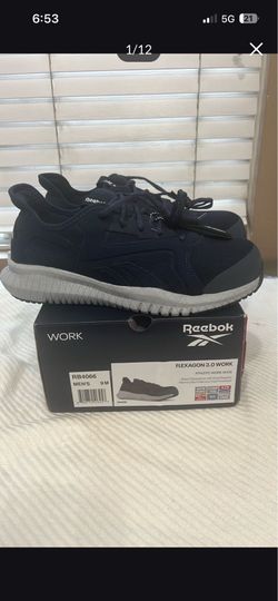 Brandnew Reebok flexon  -3 athletic shoe size 9M men’s with slip and oil resistant