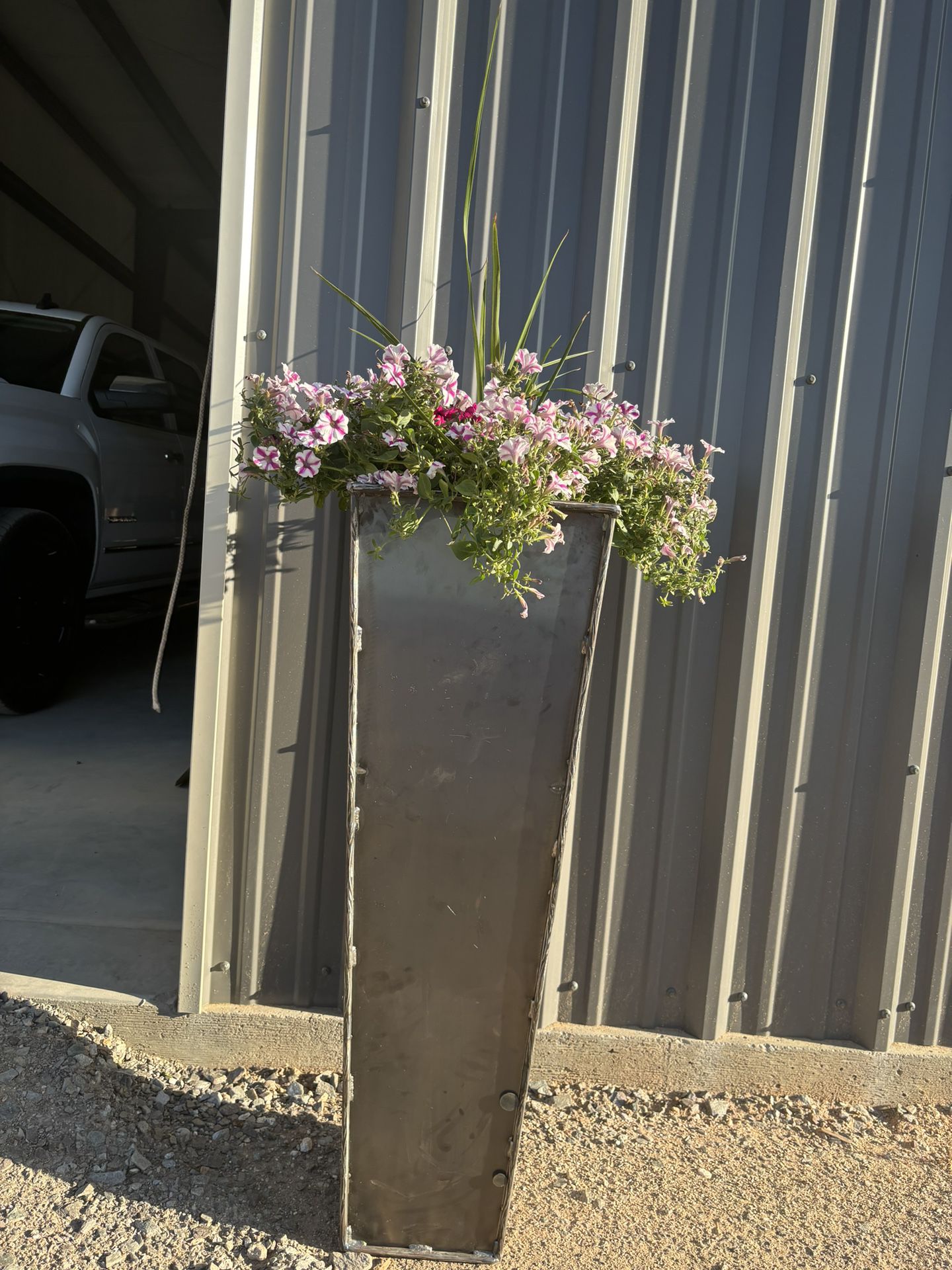 40” Metal Flower Pot