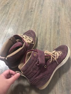 Men’s sneakers size 9