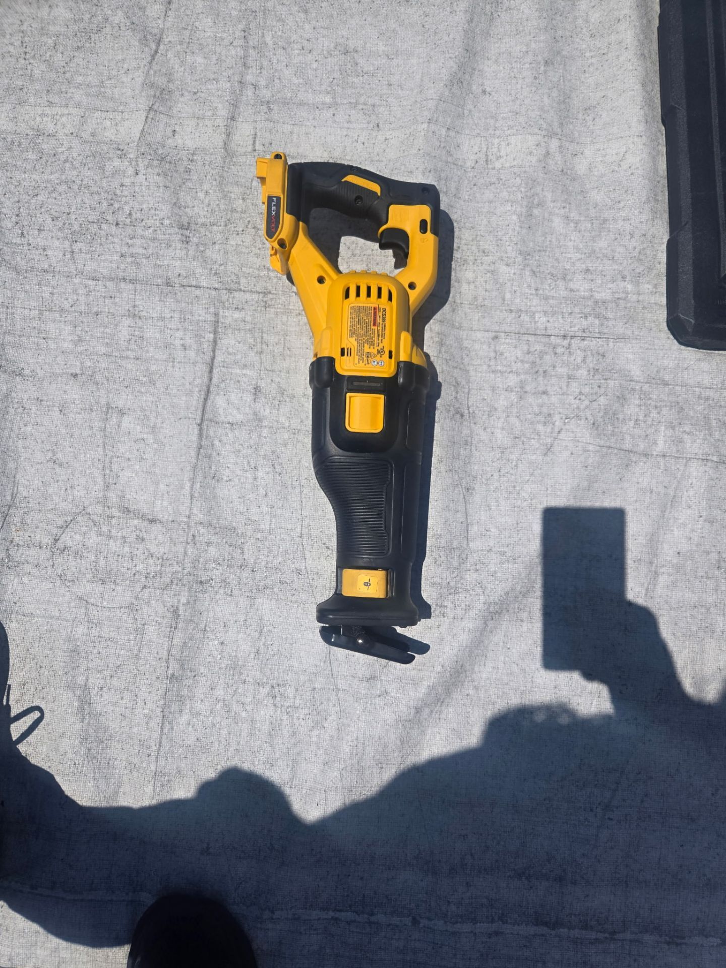 DEWALT
FLEXVOLT 60-Volt MAX Li-Ion Cordless Brushless Reciprocating Saw with FLEXVOLT 20V/60V tool only