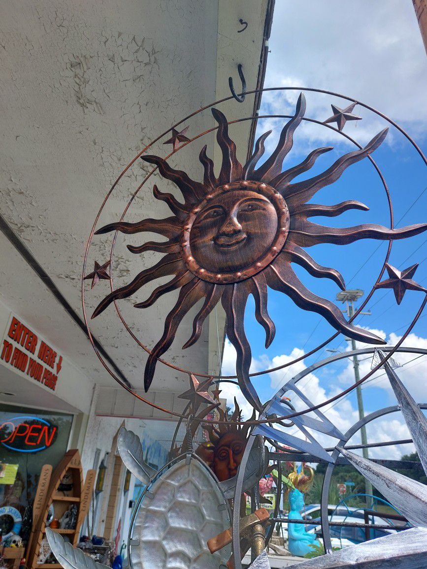 Large metal sun and star Wall Art