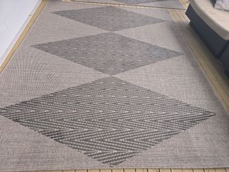 Outdoor rug