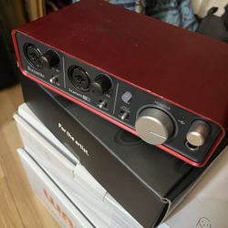 Focusrite Scarlett 2i2