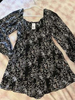 NWT Floral Long Sleeve Romper 