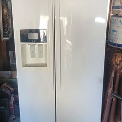  Beautiful!! Kenmore ellite Working great