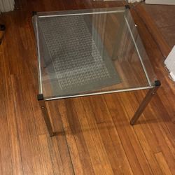 Glass end table 2x2x2