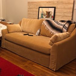 Couch (pull Out Bed Included)