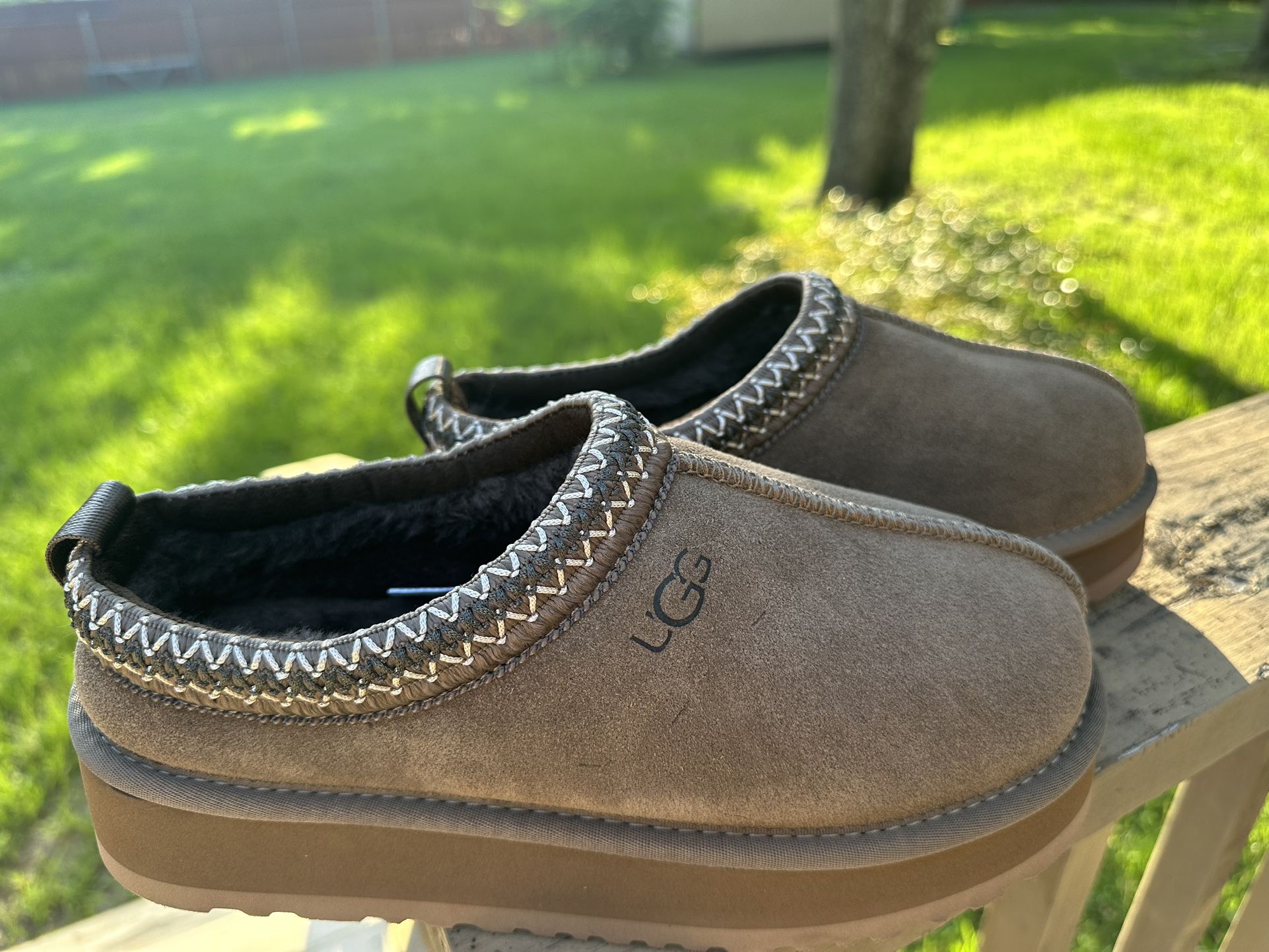 UGGS
