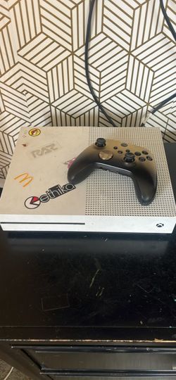 Xbox One S Console with Controller