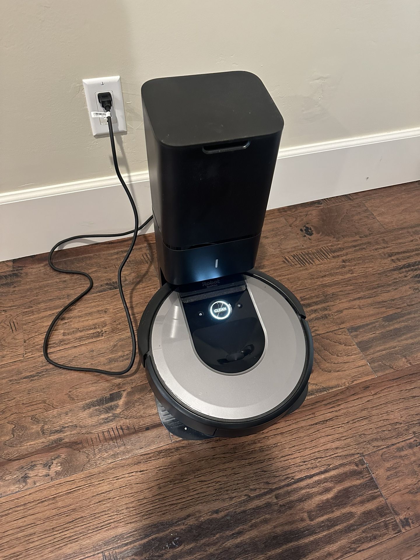 Roomba I8+ Robot Vacuum