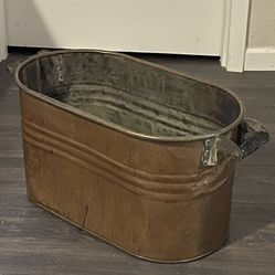 Vintage Antique Farmhouse Primitive Copper Boiler Wash Tub with Wood Handles 