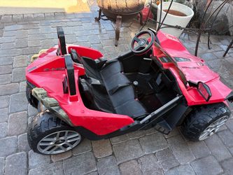 Power Wheels Polaris Slingshot Ride-On