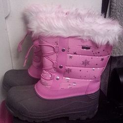 !! Girls Snow Boots Size 4