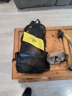 Snorkel Back Pack And Gear