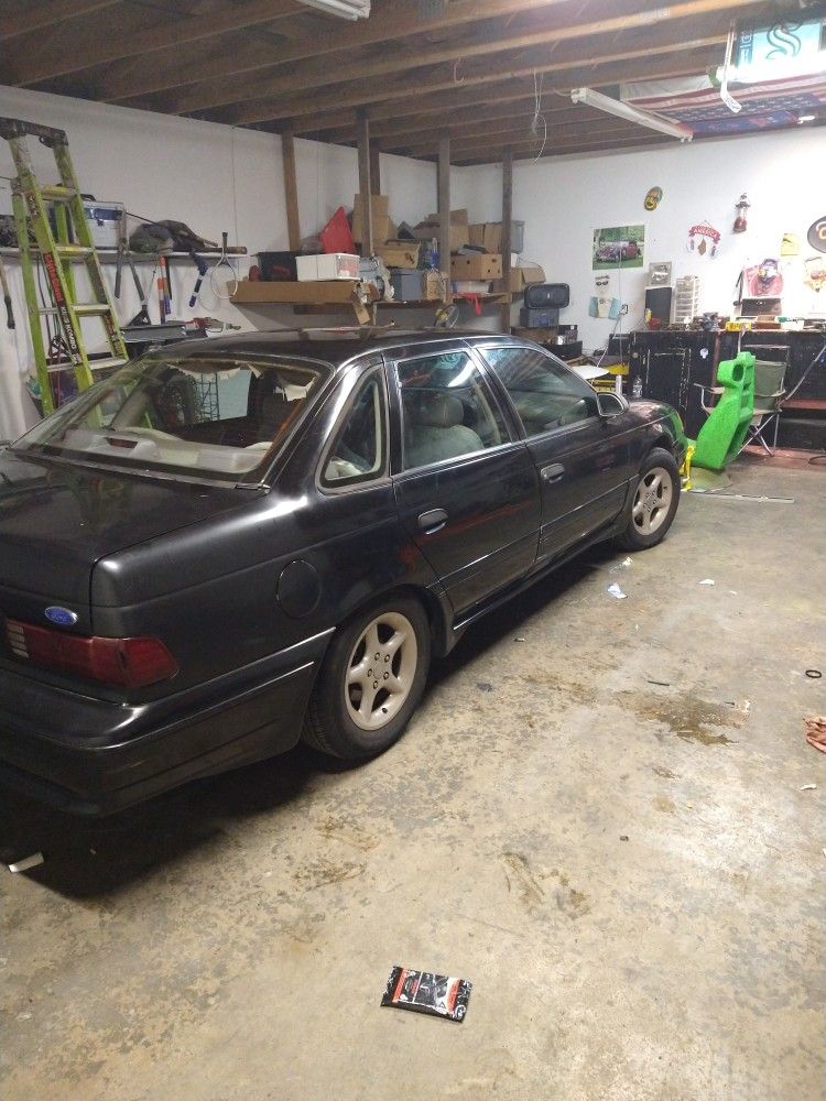 1989 Ford Taurus