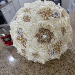 Weddimg Bouquet Satin Ivory Broach