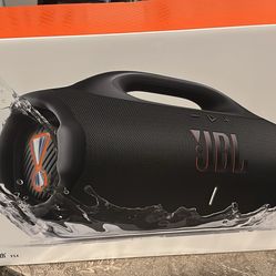 JBL BOOMBOX 4  W/ HARD CARRYING CASE