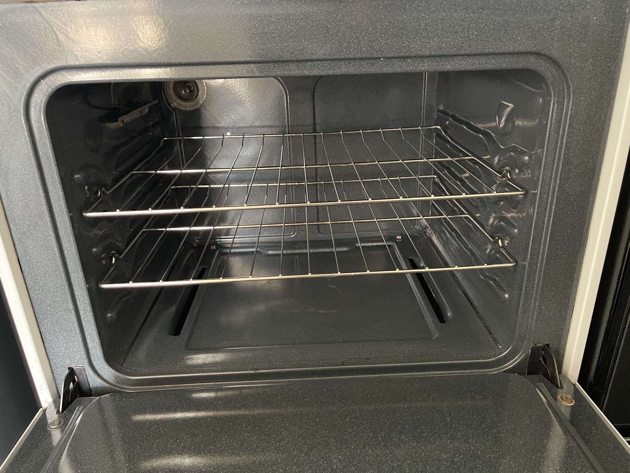 Hotpoint Small Gas Stove White (used) for Sale in Moreno Valley, CA -  OfferUp