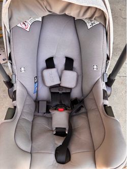 PIPA NUNA infant car seat
