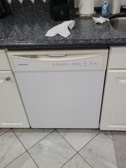 Frigidaire 24" dishwasher