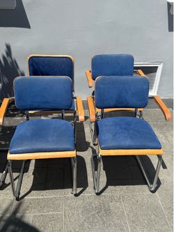 Set of 4 cesca chairs and matching bar stools