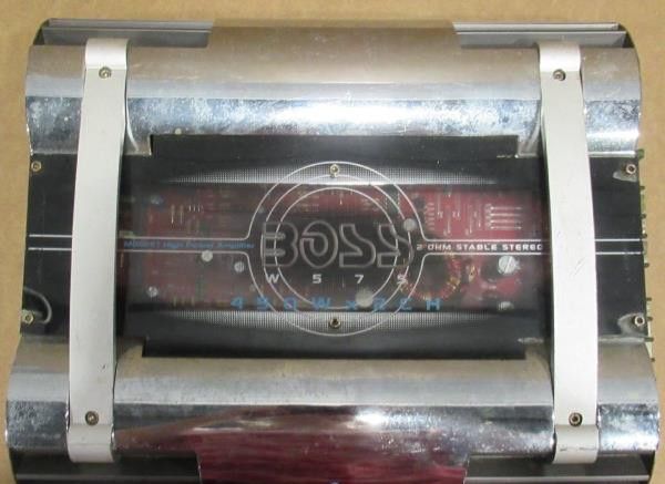 Boss W575 Mosfet High Power Amplifier 2 OHM Stable Stereo 450Wx2CH.
