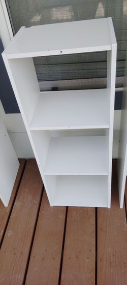 Compact bookshelf