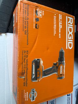 Ridgid 18V  1/2 in Drill Driver Kit