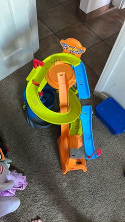 Hot wheels track